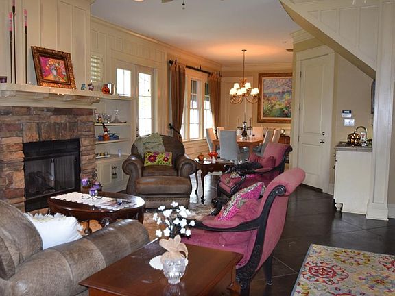 5th image of 884 Grant Park Dr