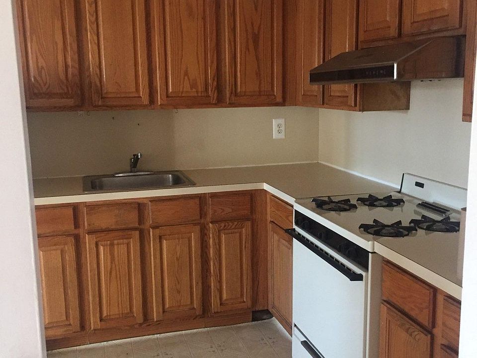 2nd image of 1633 76th St