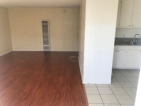 3rd image of 2111 Cimarron St APT 8