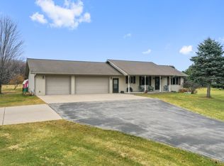 8144 S Chase Rd, Pulaski, WI 54162