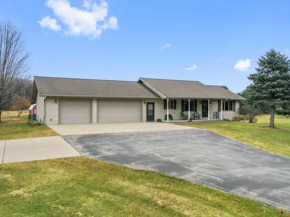 8144 S Chase Rd, Pulaski, WI 54162