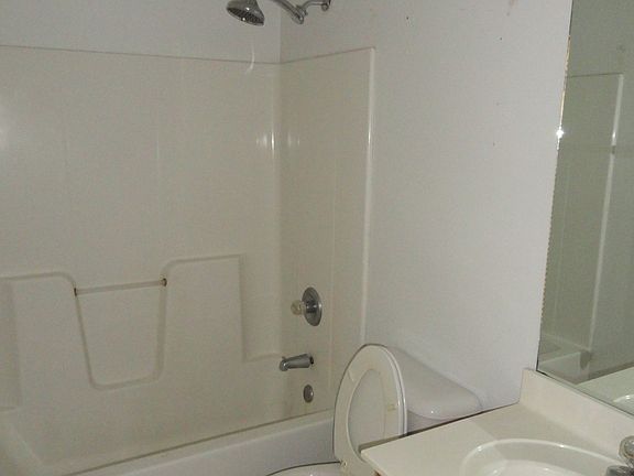 5th image of 203 Lorien Cir