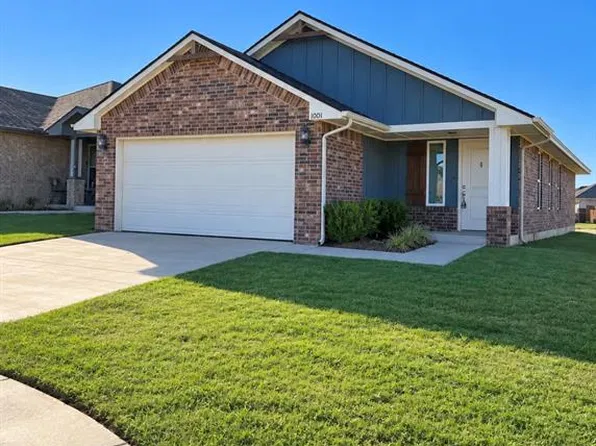 1001 Tarry Town Dr, Chickasha, OK 73018