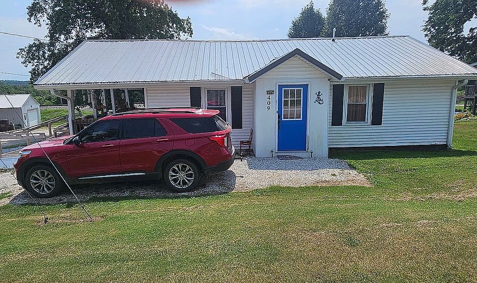 1st image of 409 Stephens St