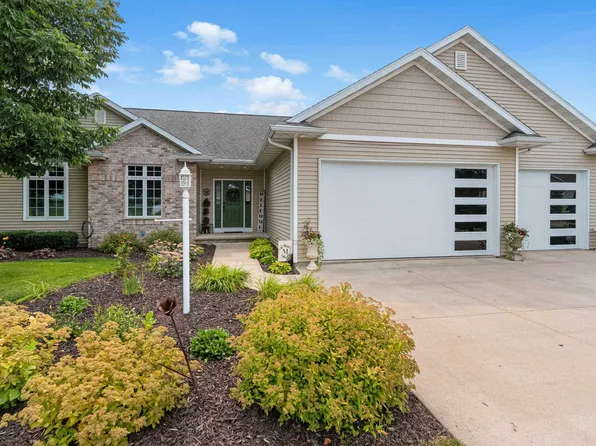 W6123 Shagbark Hickory Ln, Menasha, WI 54952