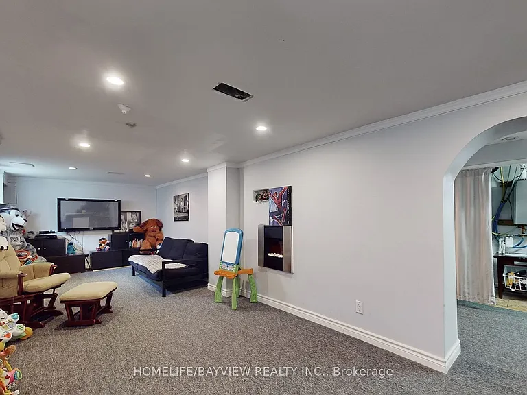 313 Andrew St — Photo 14