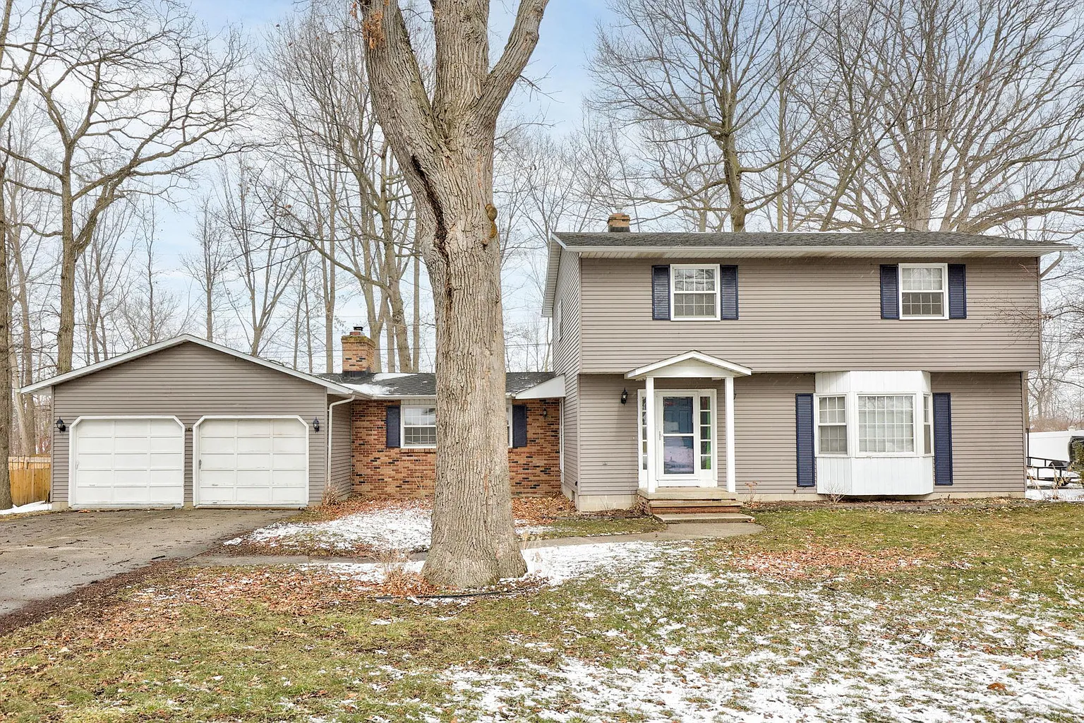 3035 Crestwood Ct photo 1