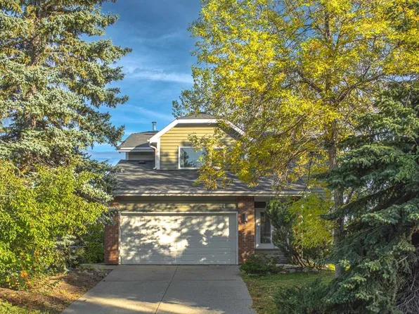44 NW Stradwick Way SW, Calgary, AB T3H 1G9