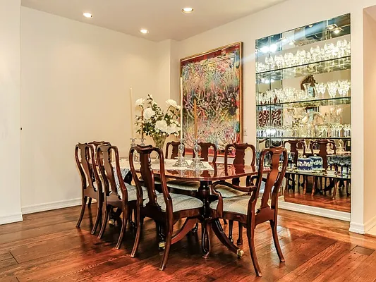 Sold by Sotheby's International Realty | media 6