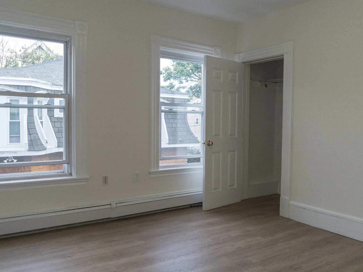 7 bed, 2200 sqft, $1,200 — Photo 4