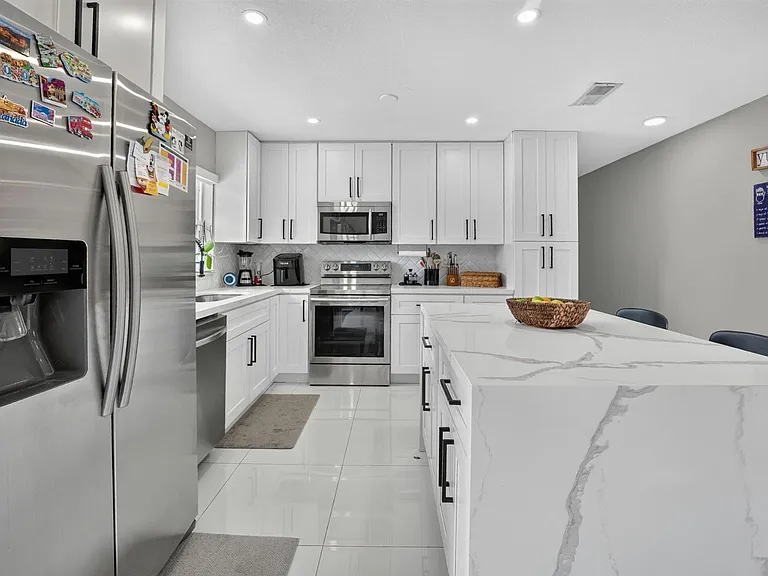 8131 NW 44th Ct — Photo 18