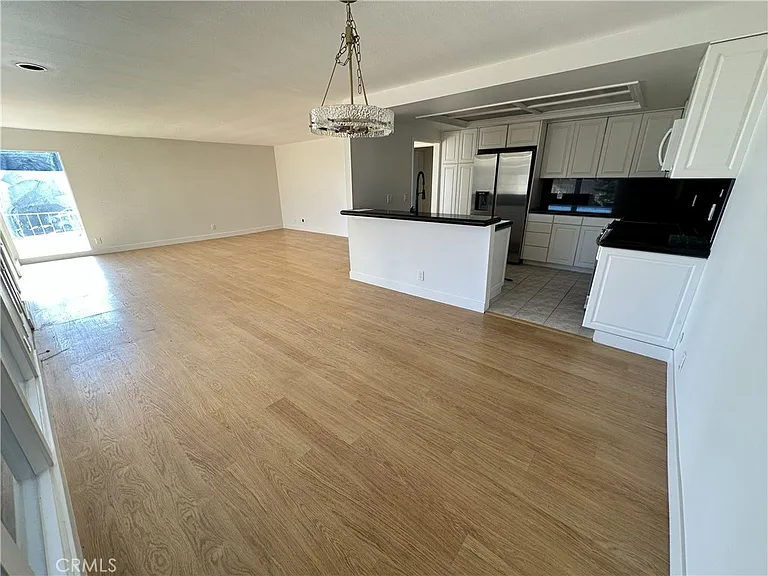 2235 W 25th St #112 — Photo 2