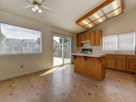 5th image of 160 Hudson Way