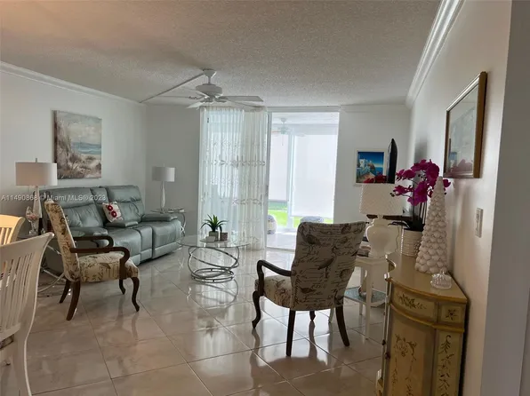 324 SE 10th St APT 104, Dania Beach, FL 33004