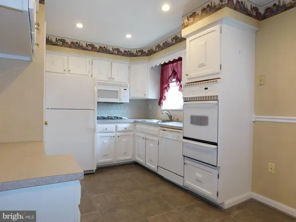 12525 Biscayne Dr, Philadelphia, PA 19154