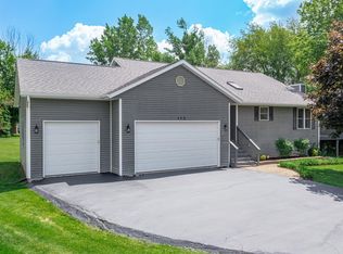 113 Cornwall Cir SE, Poplar Grove, IL 61065