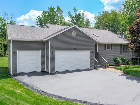 113 Cornwall Cir SE, Poplar Grove, IL 61065