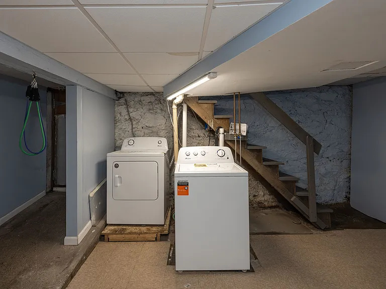33 Dane Ave #1 — Photo 16