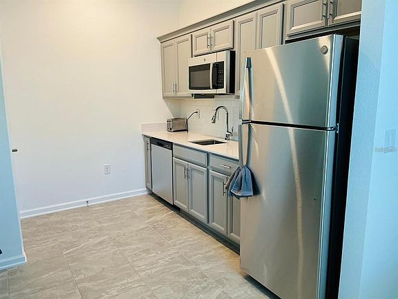 5th image of 6319 Lakepine St