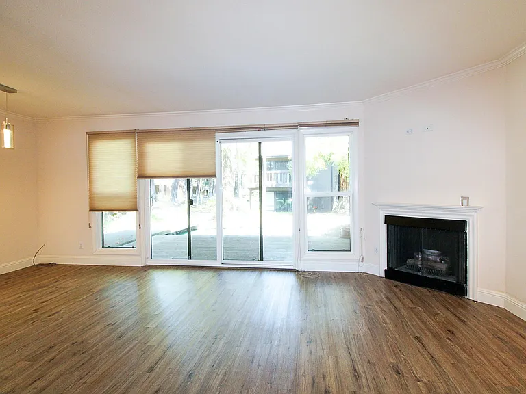 2408 Larkspur Ln #247 — Photo 18