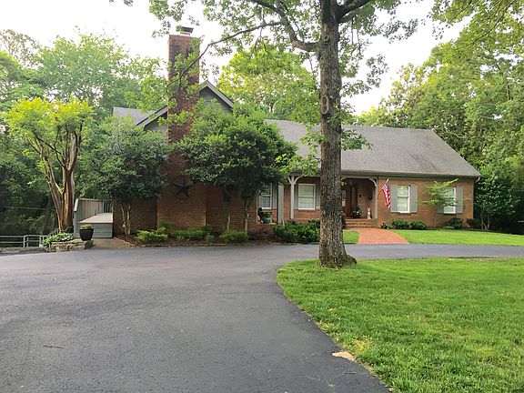 Low maintenance front yard