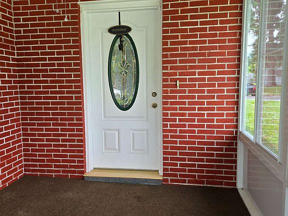 3rd image of 547 SE Olustee Ave