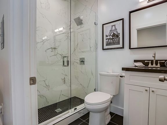 4th image of 1629 Polk Ave #B