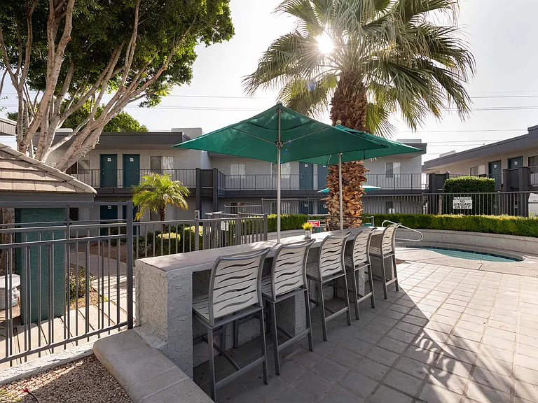Camelback Cove Apartments — Photo 36