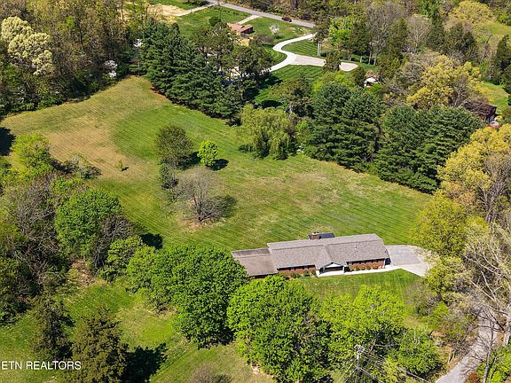 2nd image of 7628 Hoff Ln