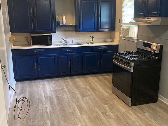 3rd image of 409 Pocahontas St