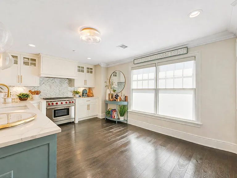 9 Village Green Dr — Photo 5