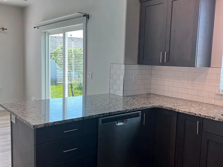 835 S 2380 W — Photo 13