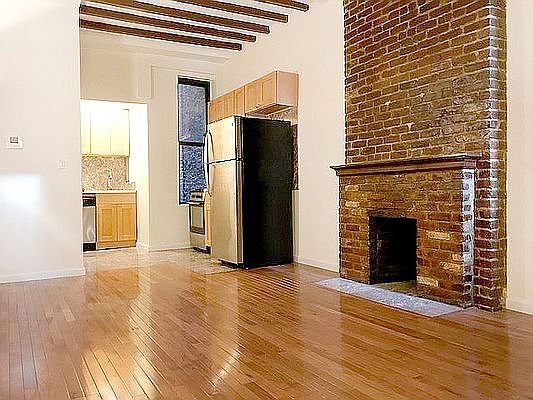 1st image of 107 E 10th St APT 3D