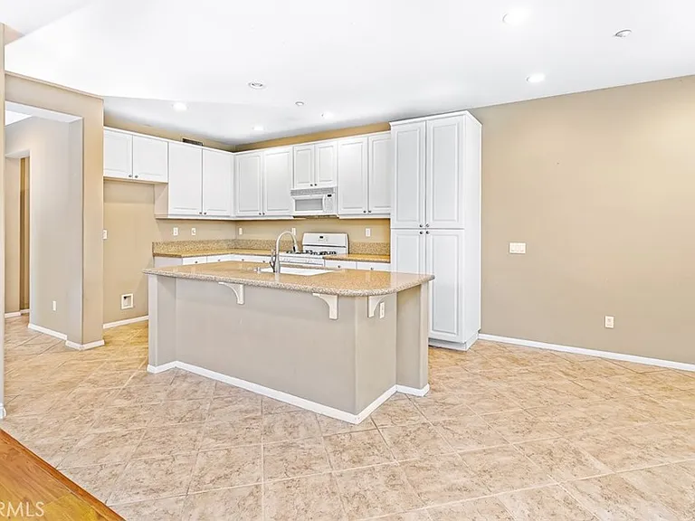 17 Corbin St — Photo 5