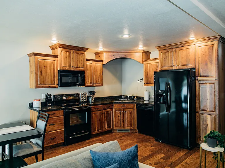 360 Lemmon Ln — Photo 6