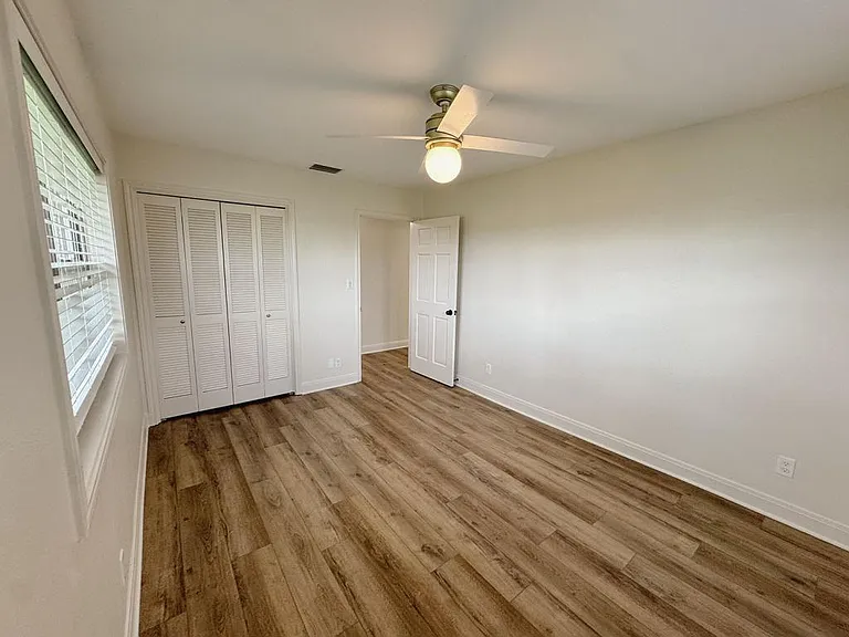 5121 FM 446 — Photo 16
