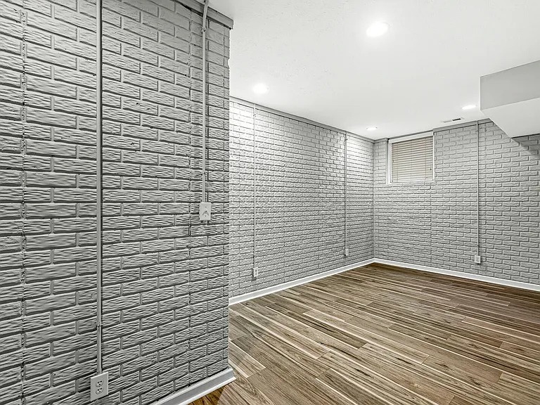 2046 Ruckle St — Photo 35