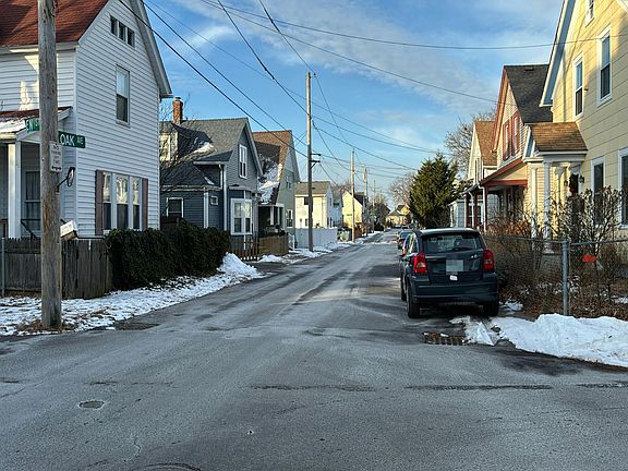 4th image of 58 Oak Ave