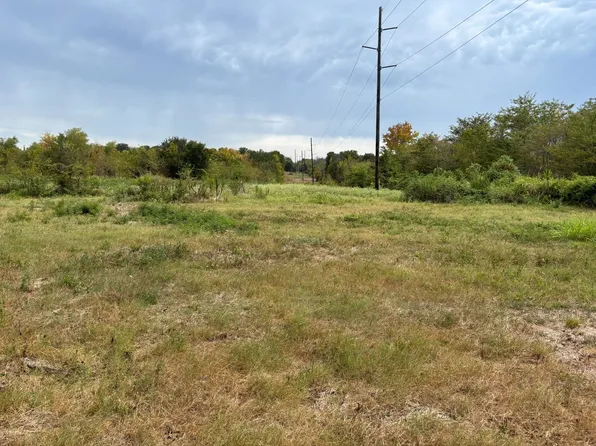 300 Robins Egg Ln, Valliant, OK 74764