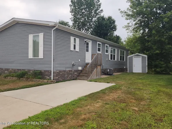 1140 Maple Leaf Ct, Charlotte, MI 48813