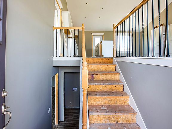 3rd image of 8867 Regina Ln