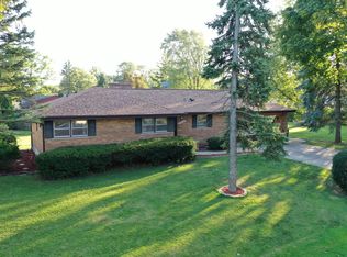 23W021 Dickens Ave, Glen Ellyn, IL