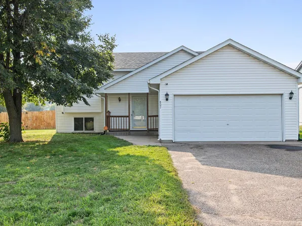 807 3rd Ave SW, Isanti, MN 55040