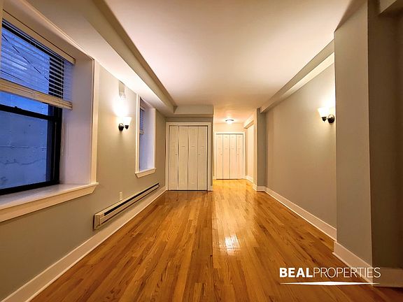 4th image of 1347 N Dearborn St #1347102