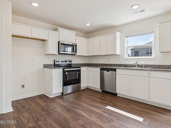 5th image of 7830 Moonbeam Ln