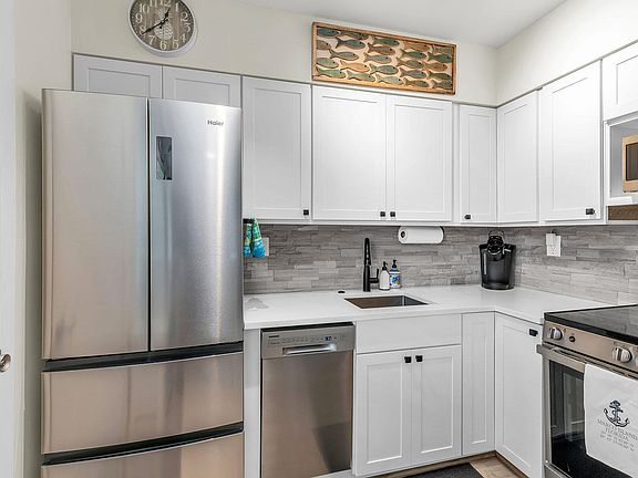 3rd image of 235 Seaview Ct APT F2