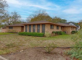701 Herder Ave, Schulenburg, TX 78956