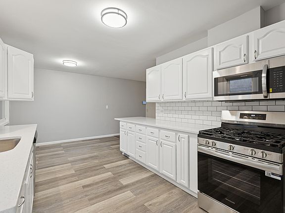 4th image of 8016 Aster Dr
