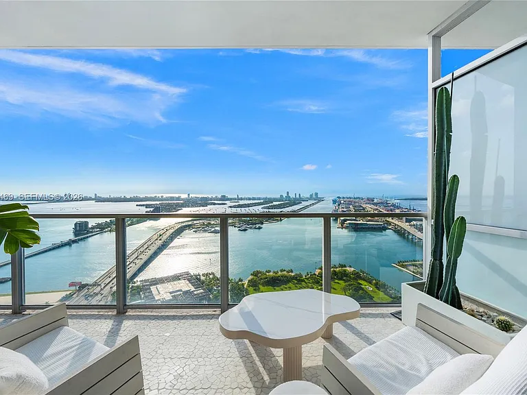 1100 Biscayne Blvd #5004 — Photo 22