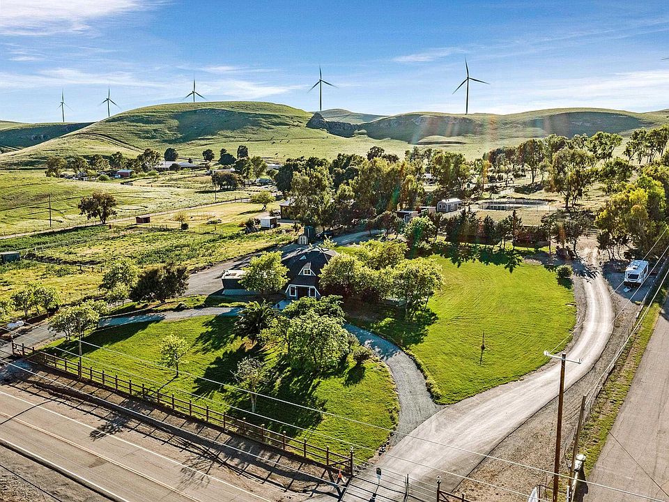 1st image of 4002 Dyer Rd